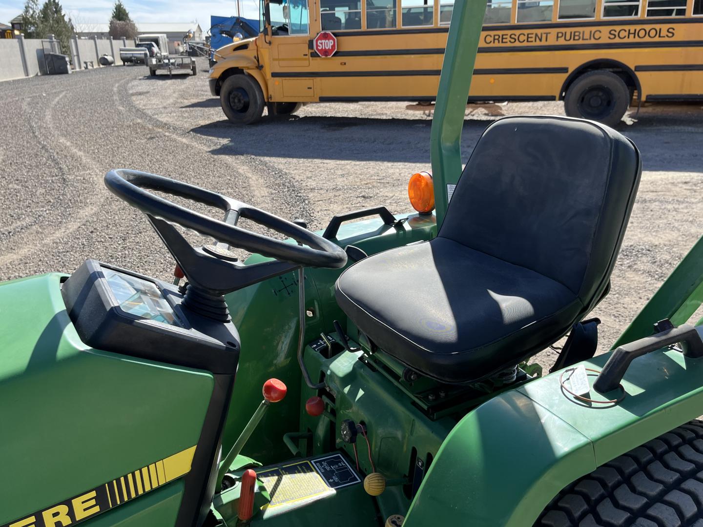 TRACTOR JOHN DEERE 770